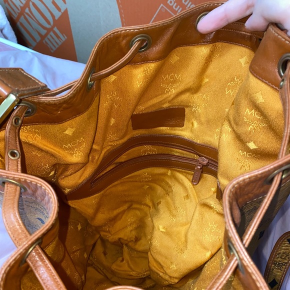 MCM BUCKET CROSSBODY BAG - Picture 7 of 10